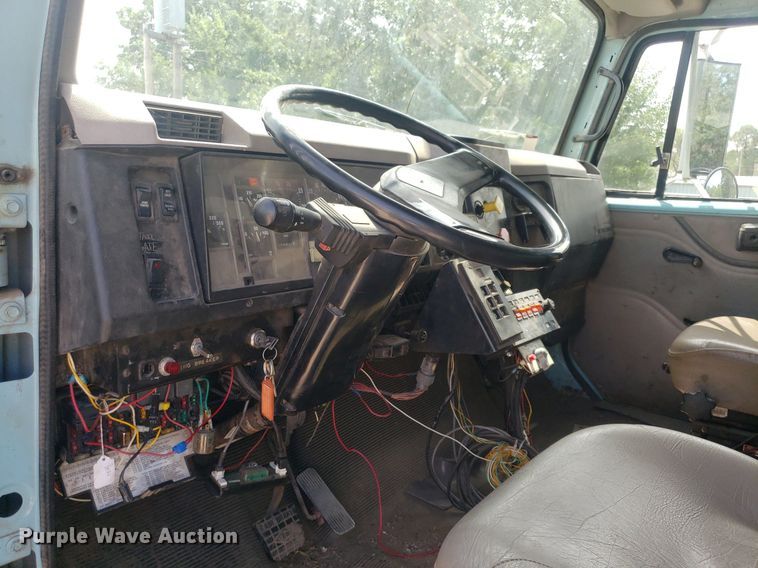 image for item DO2959 2002 International 4700 dump truck