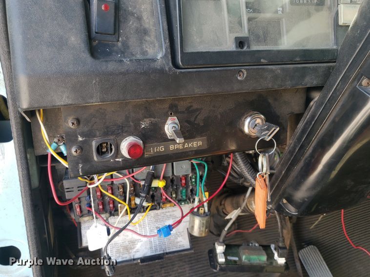 image for item DO2959 2002 International 4700 dump truck