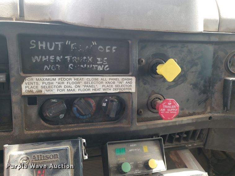 image for item DO2959 2002 International 4700 dump truck