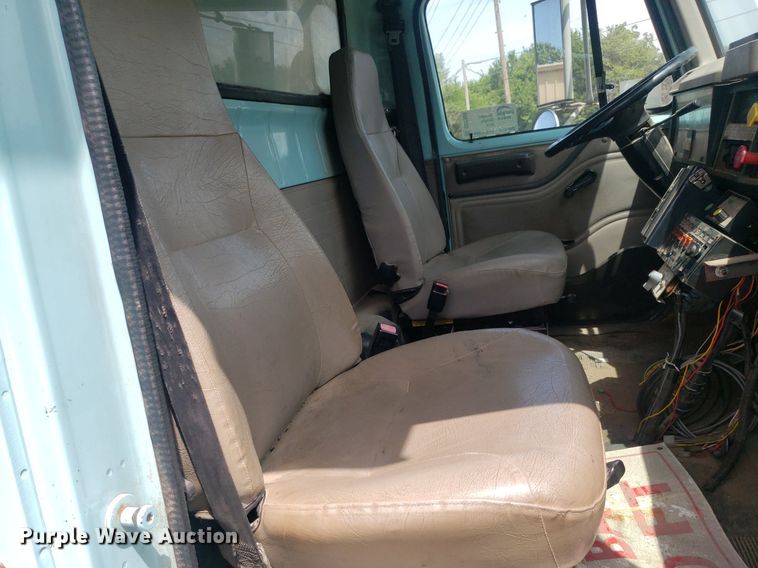 image for item DO2959 2002 International 4700 dump truck