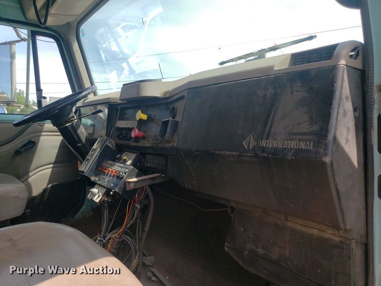 image for item DO2959 2002 International 4700 dump truck