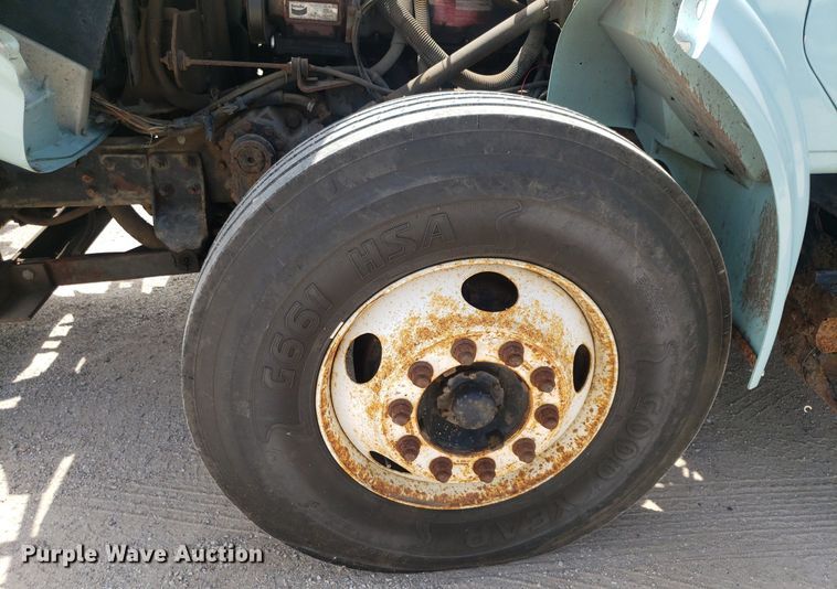 image for item DO2959 2002 International 4700 dump truck