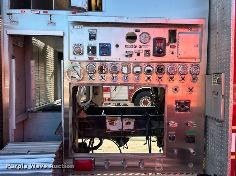 image for item DO7471 2007 Spartan Gladiator Classic pumper fire truck