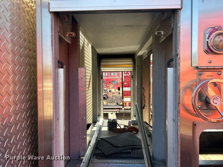 image for item DO7471 2007 Spartan Gladiator Classic pumper fire truck