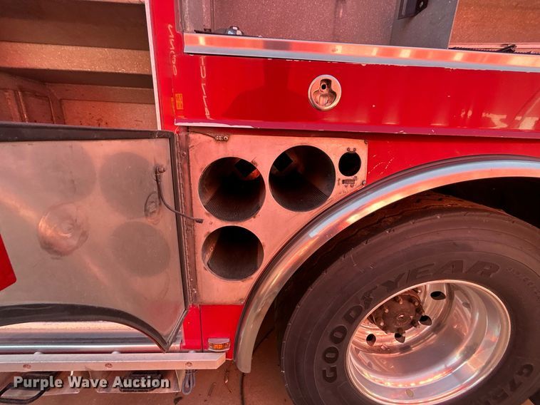 image for item DO7471 2007 Spartan Gladiator Classic pumper fire truck