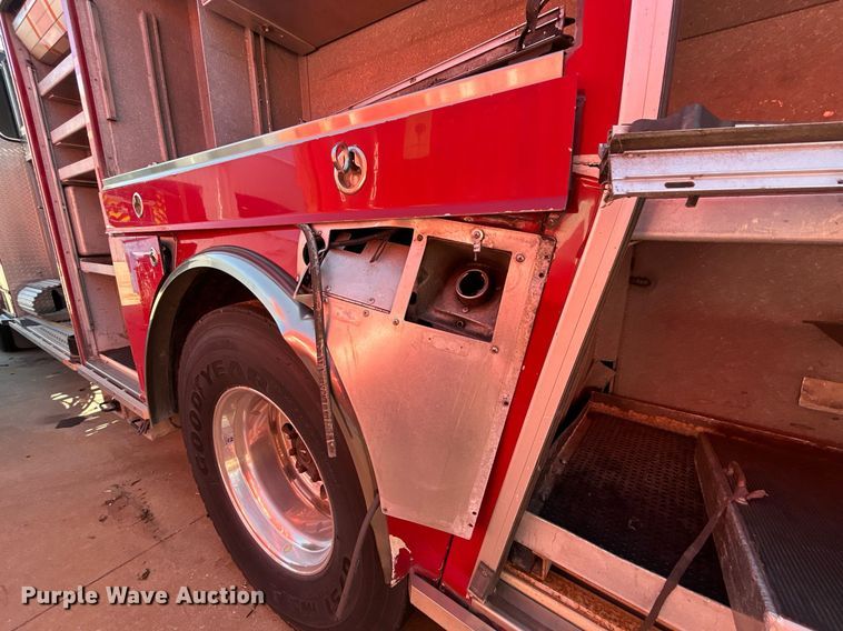 image for item DO7471 2007 Spartan Gladiator Classic pumper fire truck