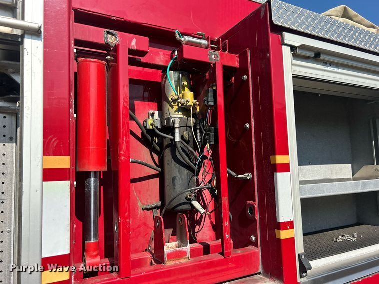 image for item DO7471 2007 Spartan Gladiator Classic pumper fire truck