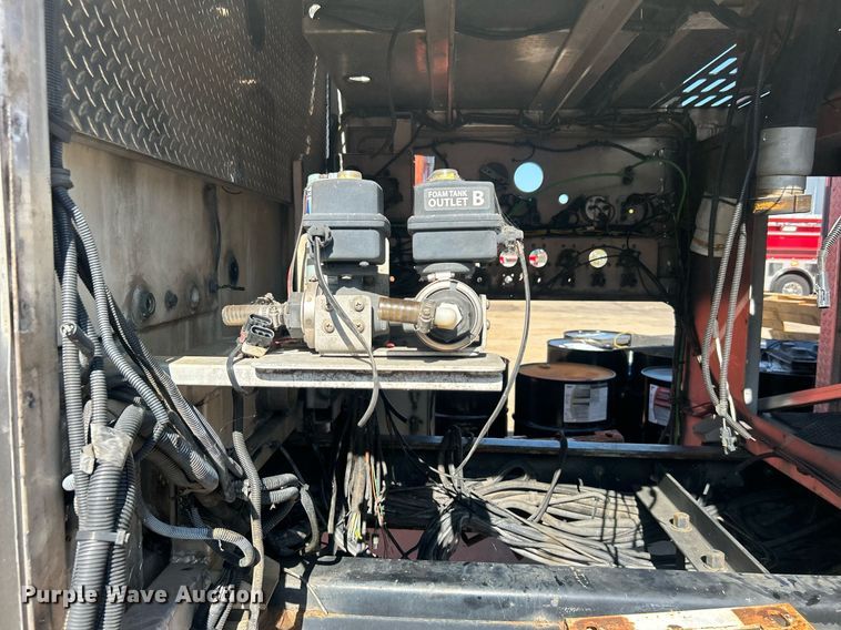 image for item DO7471 2007 Spartan Gladiator Classic pumper fire truck