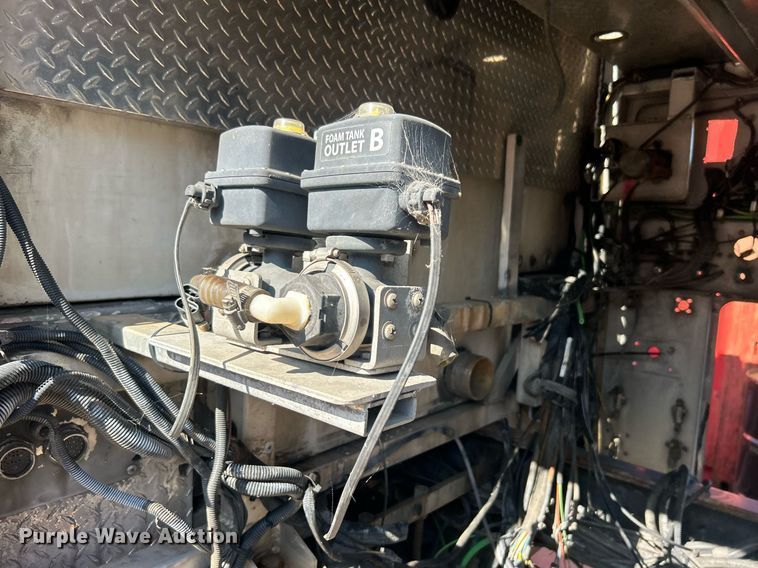 image for item DO7471 2007 Spartan Gladiator Classic pumper fire truck