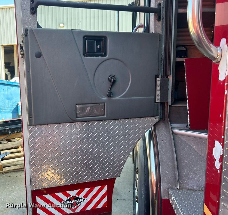 image for item DO7471 2007 Spartan Gladiator Classic pumper fire truck