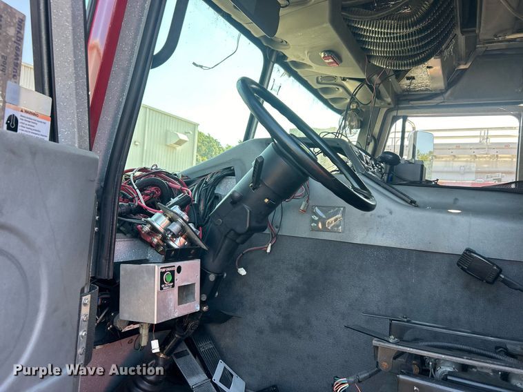 image for item DO7471 2007 Spartan Gladiator Classic pumper fire truck