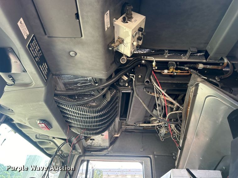 image for item DO7471 2007 Spartan Gladiator Classic pumper fire truck