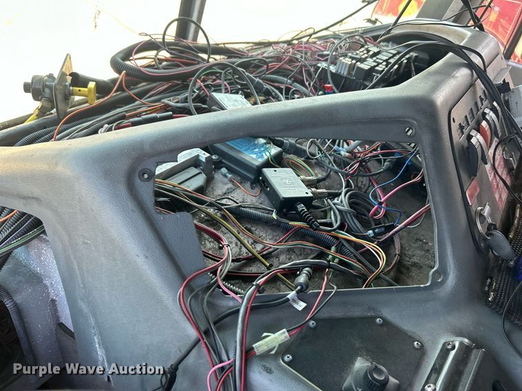 image for item DO7471 2007 Spartan Gladiator Classic pumper fire truck