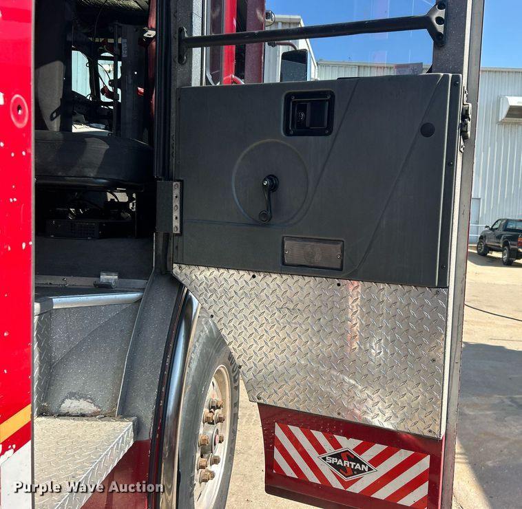 image for item DO7471 2007 Spartan Gladiator Classic pumper fire truck