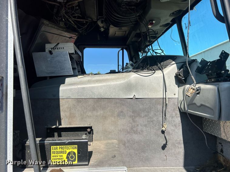 image for item DO7471 2007 Spartan Gladiator Classic pumper fire truck