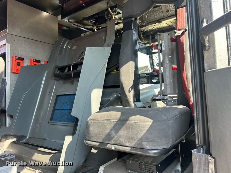 image for item DO7471 2007 Spartan Gladiator Classic pumper fire truck