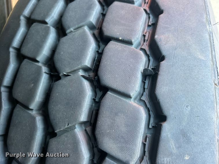 image for item DO7471 2007 Spartan Gladiator Classic pumper fire truck