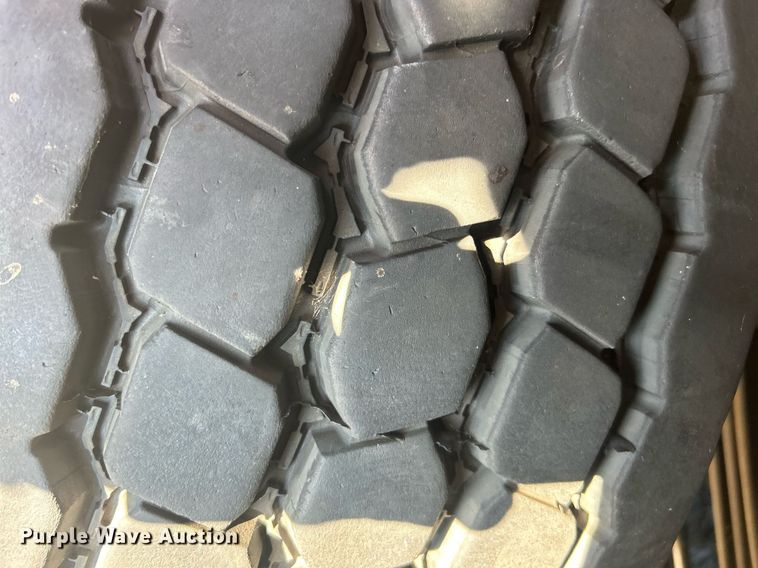 image for item DO7471 2007 Spartan Gladiator Classic pumper fire truck