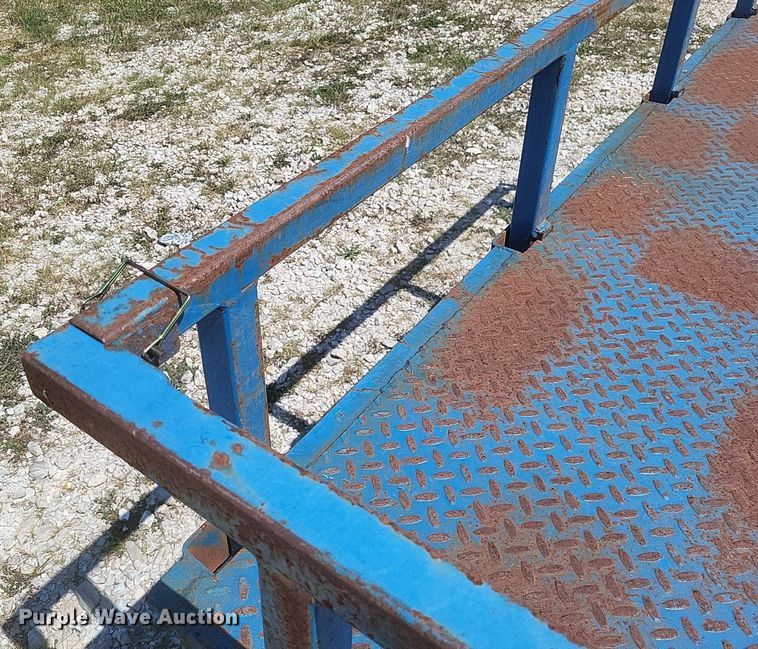 image for item DQ3626 2010 Bales Utility trailer