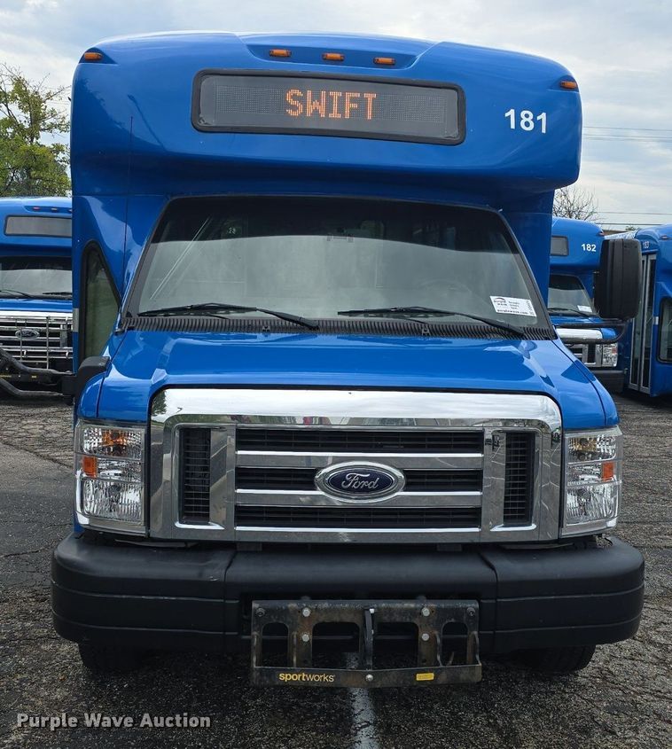 image for item DQ4424 2018 Senator II ST69923C shuttle bus