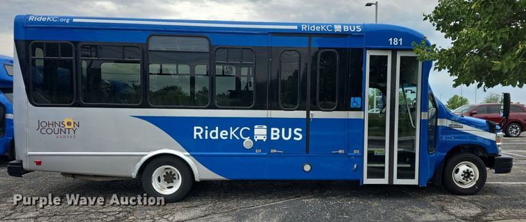 image for item DQ4424 2018 Senator II ST69923C shuttle bus