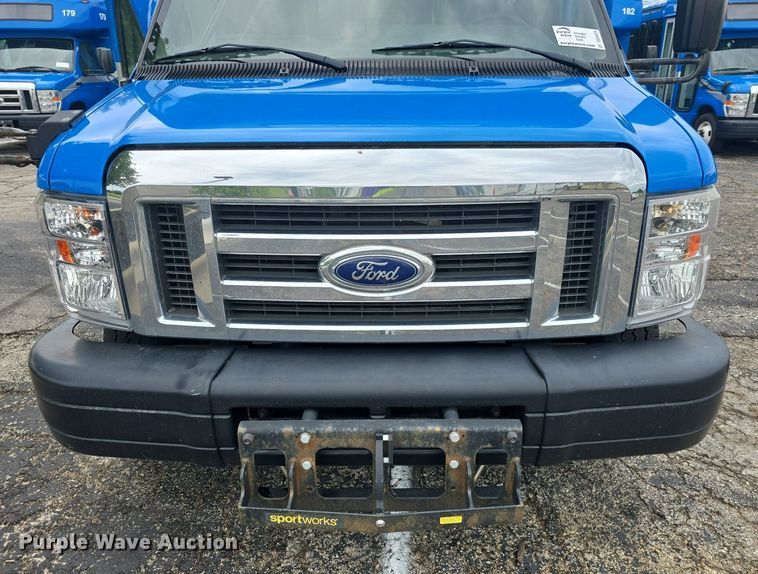 image for item DQ4424 2018 Senator II ST69923C shuttle bus