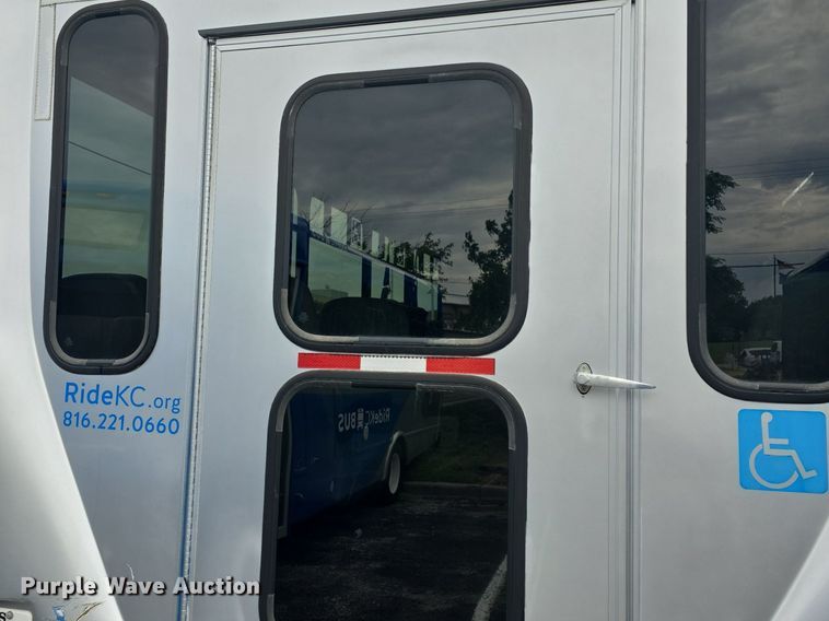 image for item DQ4424 2018 Senator II ST69923C shuttle bus