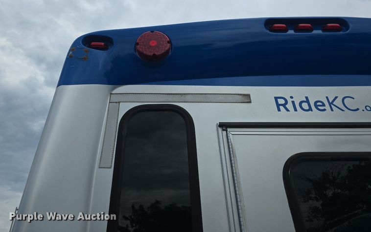 image for item DQ4424 2018 Senator II ST69923C shuttle bus