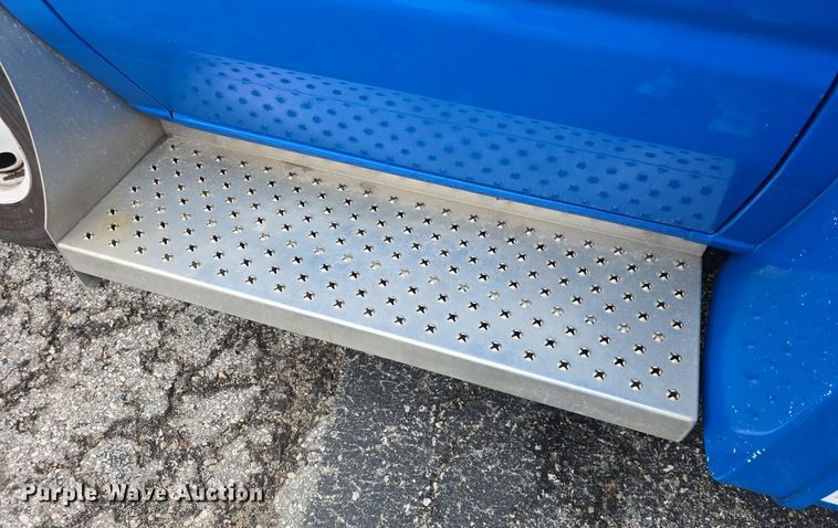 image for item DQ4424 2018 Senator II ST69923C shuttle bus