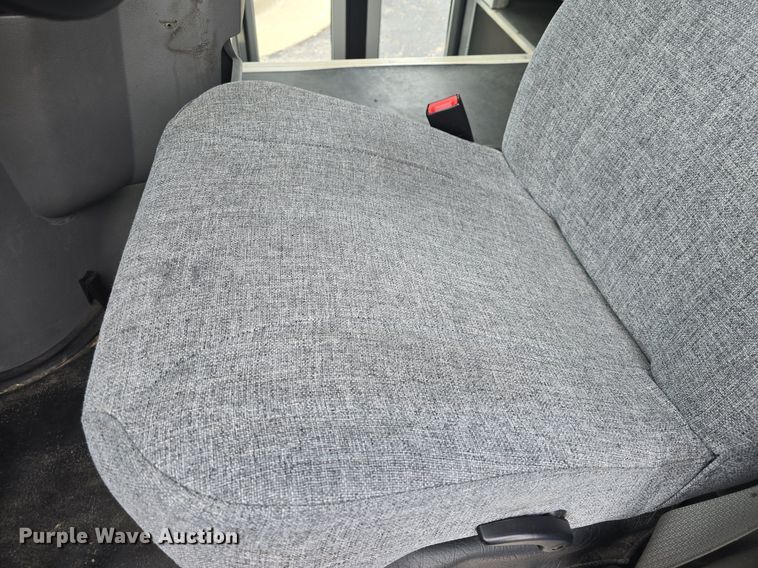 image for item DQ4424 2018 Senator II ST69923C shuttle bus