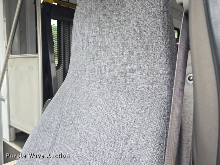 image for item DQ4424 2018 Senator II ST69923C shuttle bus