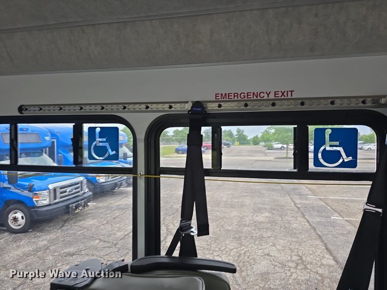 image for item DQ4424 2018 Senator II ST69923C shuttle bus