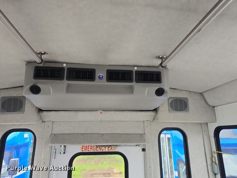 image for item DQ4424 2018 Senator II ST69923C shuttle bus