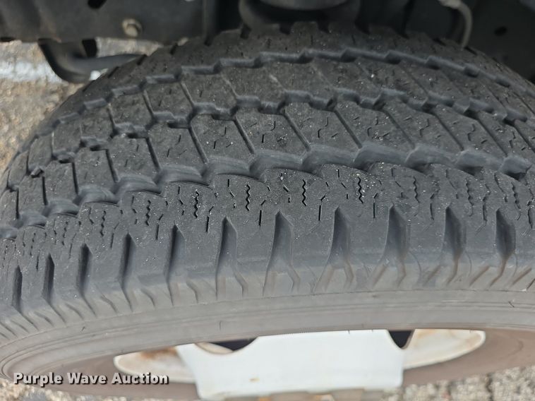 image for item DQ4424 2018 Senator II ST69923C shuttle bus