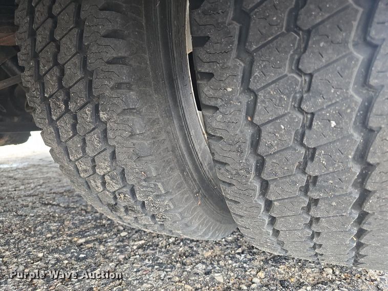 image for item DQ4424 2018 Senator II ST69923C shuttle bus