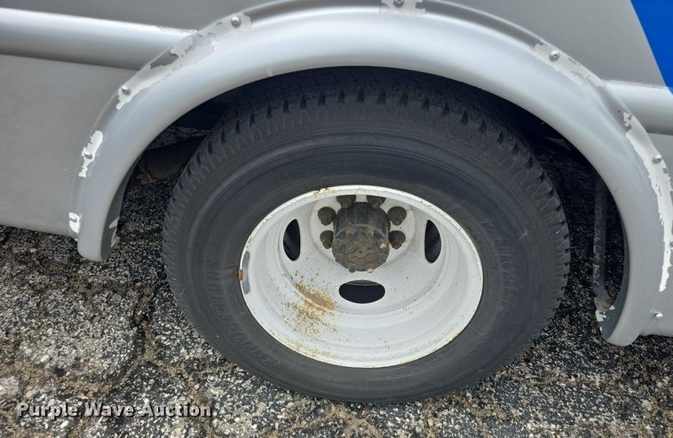 image for item DQ4424 2018 Senator II ST69923C shuttle bus