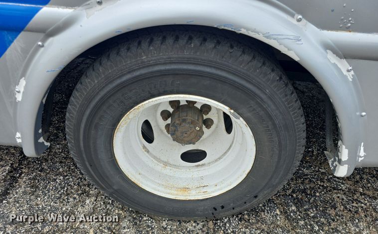 image for item DQ4424 2018 Senator II ST69923C shuttle bus