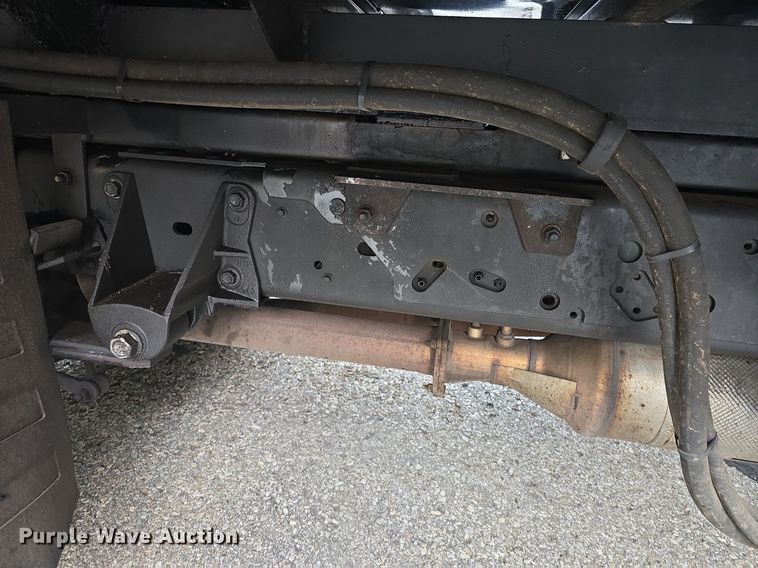 image for item DQ4551 2015 Ford F550 Super Duty XL dump truck