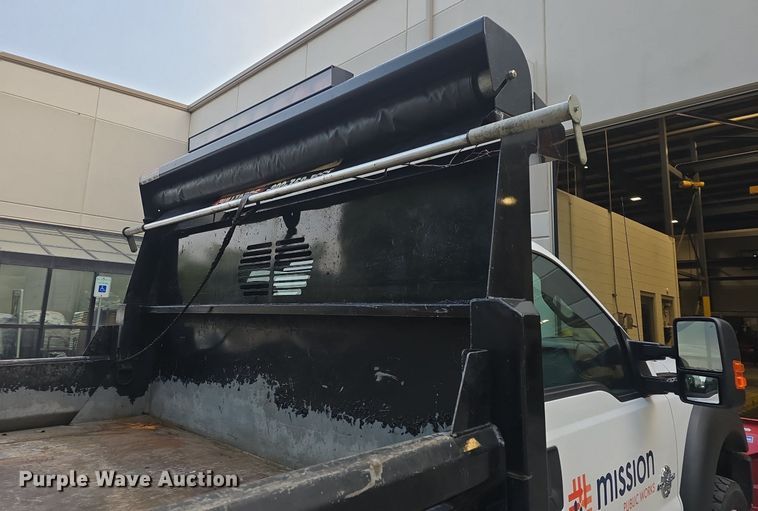 image for item DQ4551 2015 Ford F550 Super Duty XL dump truck
