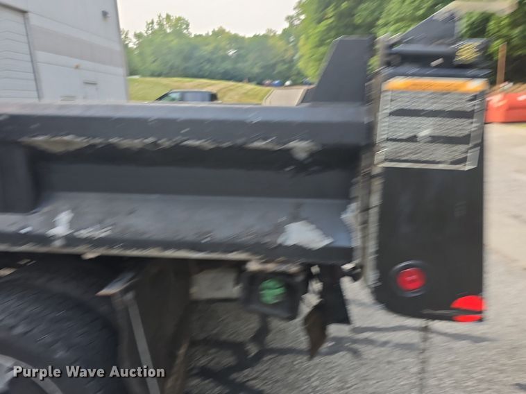 image for item DQ4551 2015 Ford F550 Super Duty XL dump truck