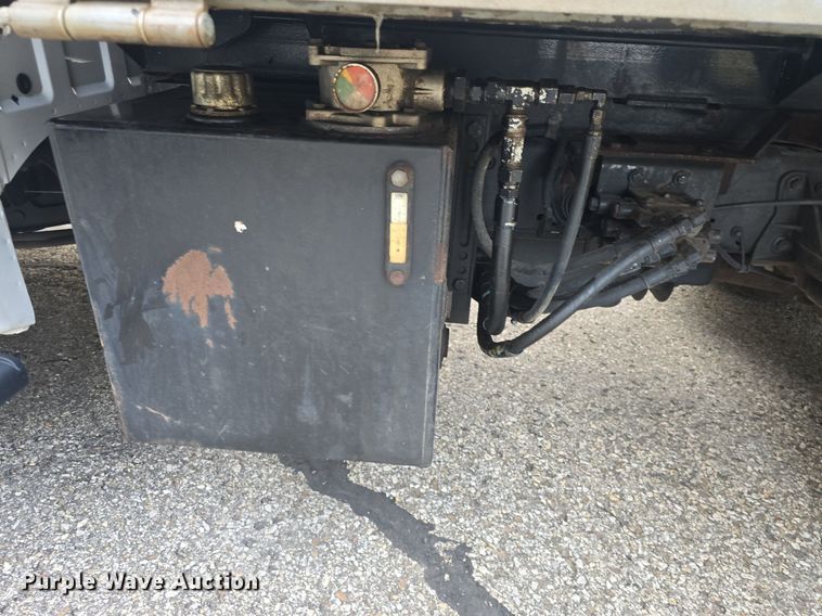 image for item DQ4551 2015 Ford F550 Super Duty XL dump truck