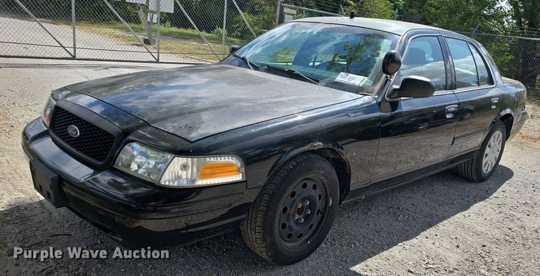 image for item DQ4555 2009 Ford  Crown Victoria Police Interceptor 