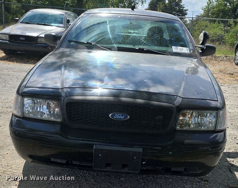image for item DQ4555 2009 Ford  Crown Victoria Police Interceptor 