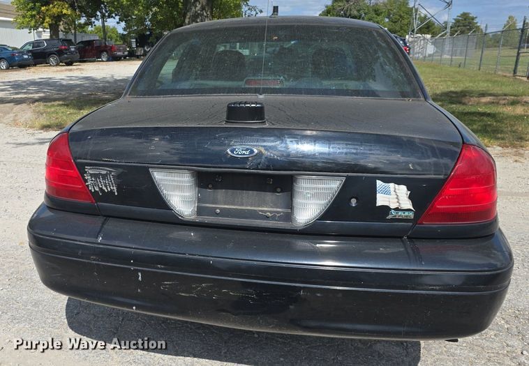 image for item DQ4555 2009 Ford  Crown Victoria Police Interceptor 