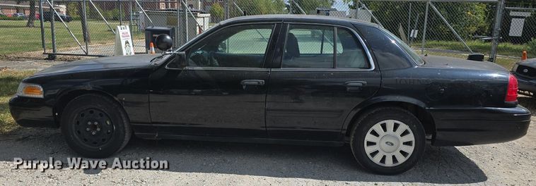 image for item DQ4555 2009 Ford  Crown Victoria Police Interceptor 
