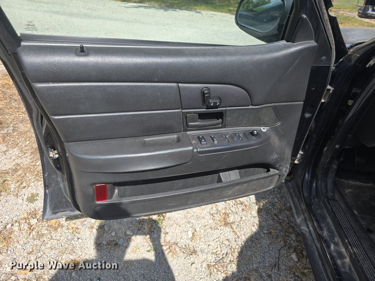 image for item DQ4555 2009 Ford  Crown Victoria Police Interceptor 