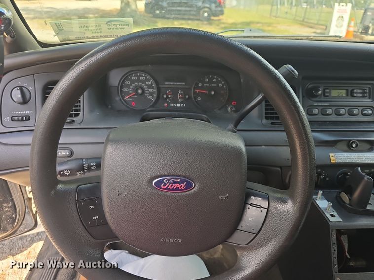 image for item DQ4555 2009 Ford  Crown Victoria Police Interceptor 