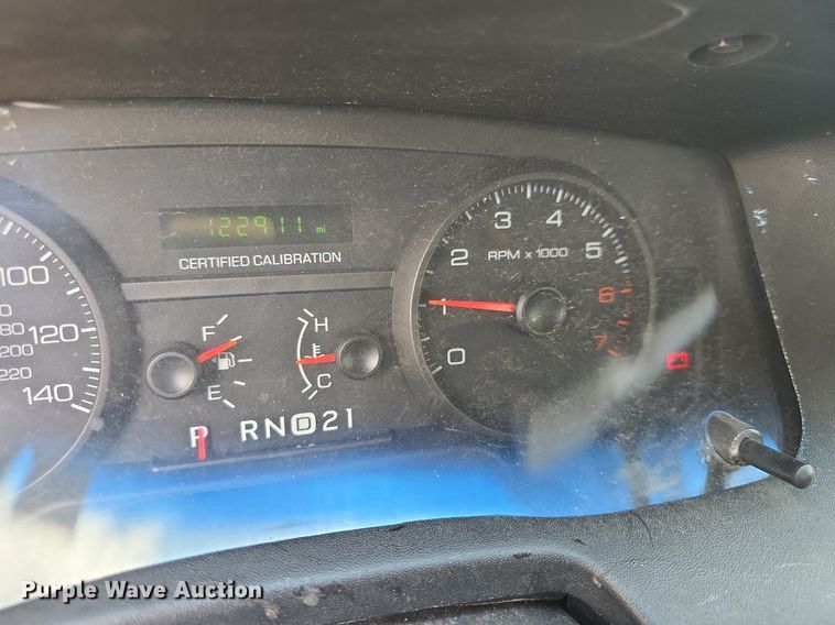 image for item DQ4555 2009 Ford  Crown Victoria Police Interceptor 