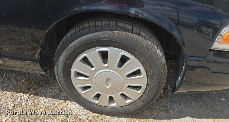 image for item DQ4555 2009 Ford  Crown Victoria Police Interceptor 