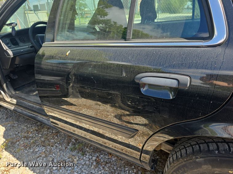 image for item DQ4556 2009 Ford Crown Victoria Police Interceptor 